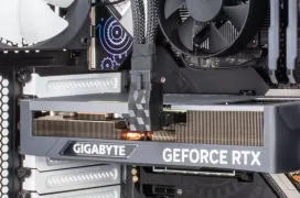AINEX lanza un nuevo adaptador en forma de L para conectores 12VHPWR que deberás usar bajo tu propio riesgo