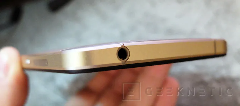 Geeknetic Smartphone UMI Max 8