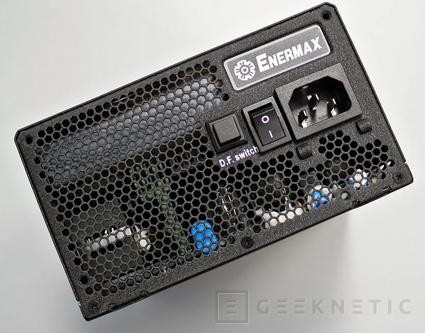 Geeknetic Fuente de alimentación Enermax MaxTytan 800w 5