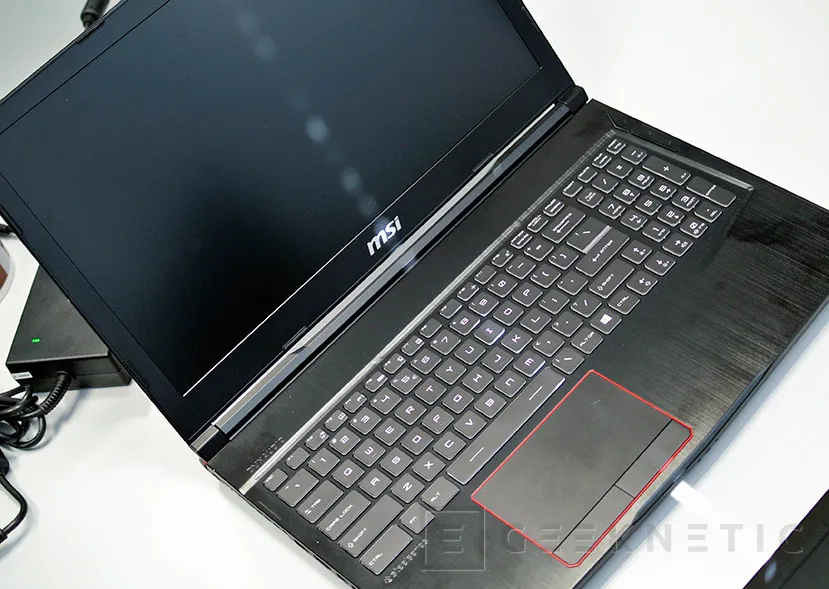 Geeknetic MSI GE63 Raider RGB con Intel Core i7-8750H 3
