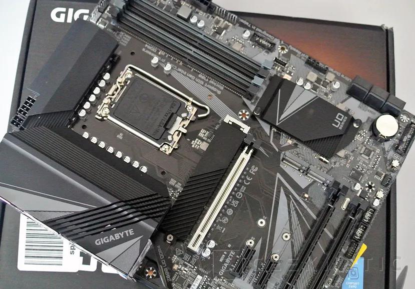 Geeknetic Gigabyte Z690 UD DDR4 Review 2