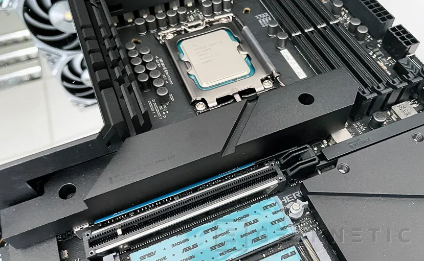 Geeknetic ASUS ROG MAXIMUS Z790 DARK HERO Review 13