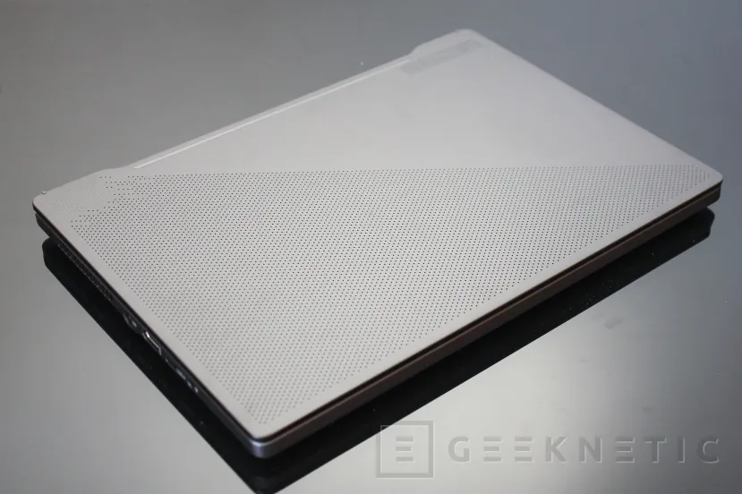 Geeknetic ASUS ROG Zephyrus G14 con AMD Ryzen 7 4800HS Review 2