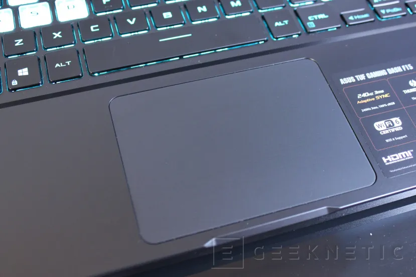 Geeknetic ASUS TUF DASH F15 Review con Core i7-11370H y RTX 3060 16