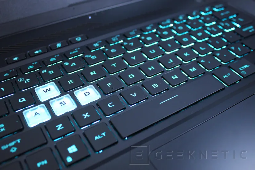 Geeknetic ASUS TUF DASH F15 Review con Core i7-11370H y RTX 3060 7
