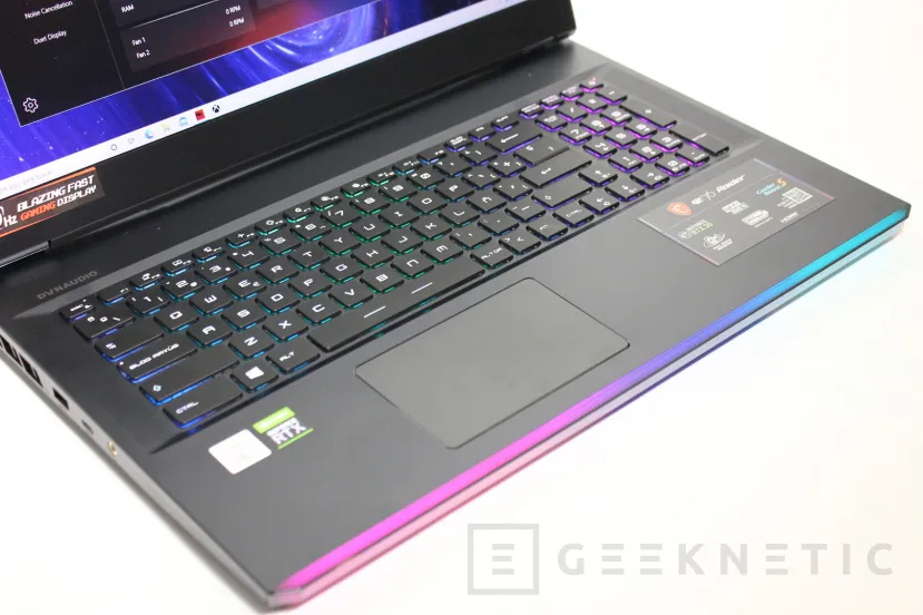 Geeknetic MSI GE76 Raider 10UH-061ES Review con RTX 3080 22