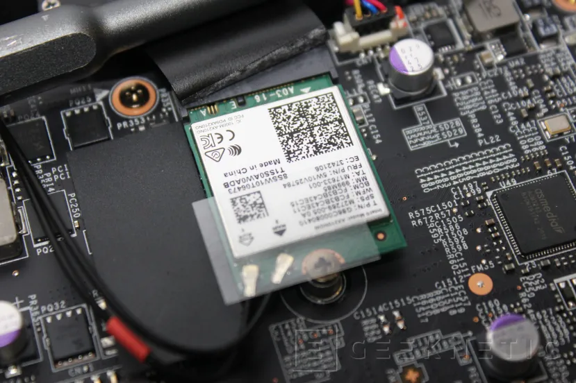 Geeknetic MSI GE76 Raider 10UH-061ES Review con RTX 3080 18