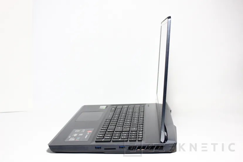 Geeknetic MSI GE76 Raider 10UH-061ES Review con RTX 3080 9