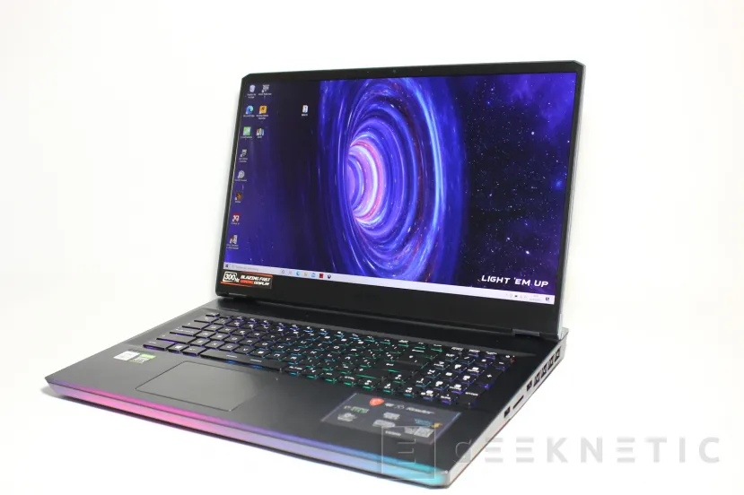 Geeknetic MSI GE76 Raider 10UH-061ES Review con RTX 3080 11