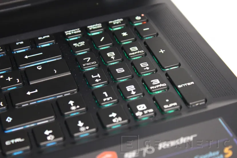 Geeknetic MSI GE76 Raider 10UH-061ES Review con RTX 3080 23