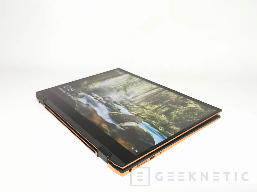 Geeknetic MSI Summit E13 Flip Evo Review con Core i7-1185G7 10