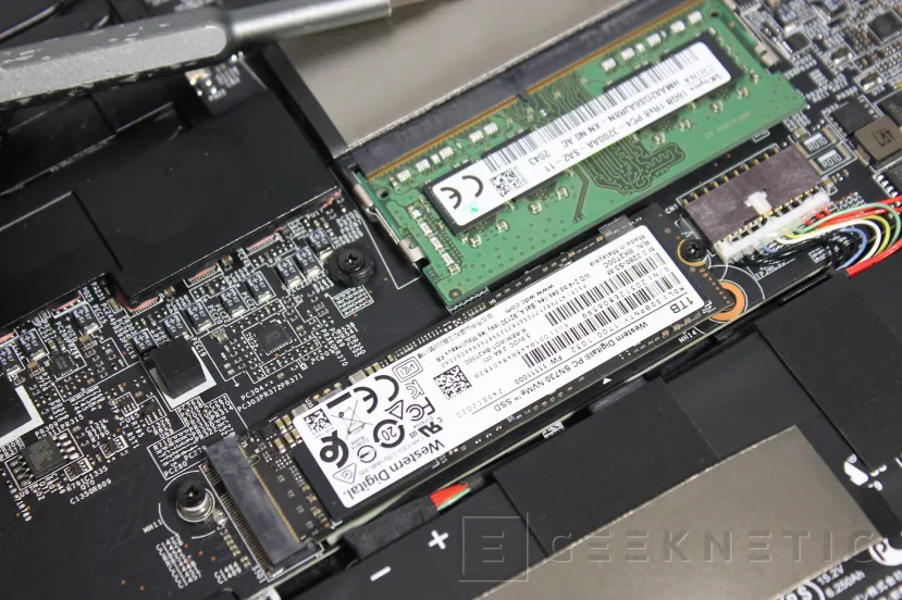 Geeknetic MSI Creator 15 A10UG-294ES Review con RTX 3070 18