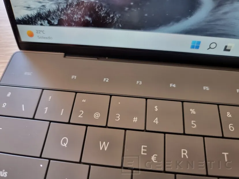 Geeknetic Dell XPS 13 Plus  8