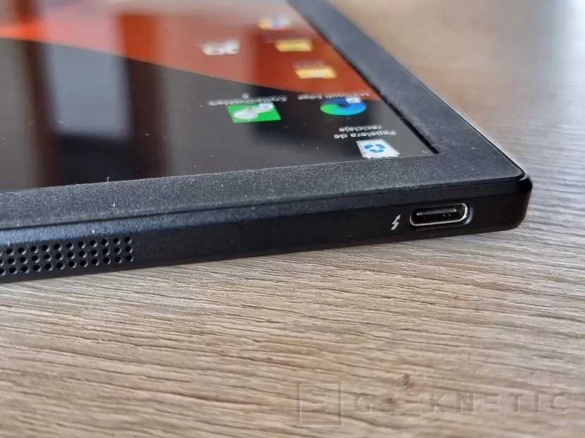 Geeknetic ASUS Zenbook 17 Fold OLED Review 16