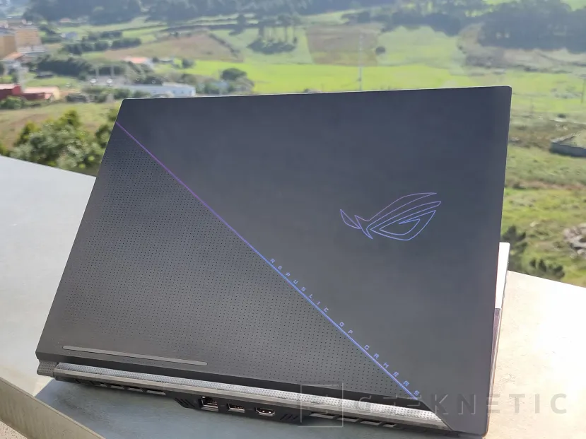 Geeknetic ASUS ROG Zephyrus Duo 16 GX650PY Review 2