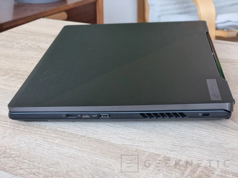 Geeknetic ASUS ROG Zephyrus M16 2023 GU604VY Review Con RTX 4090 y Core i9-13900H 6