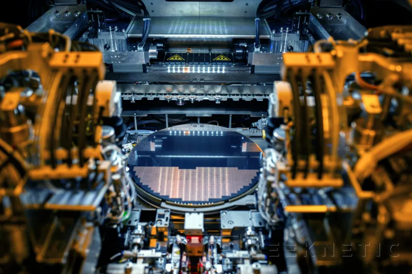 Geeknetic Intel Foundry presenta su hoja de ruta hasta el 2027 con el nuevo nodo Intel 14A y avances en los actuales 6