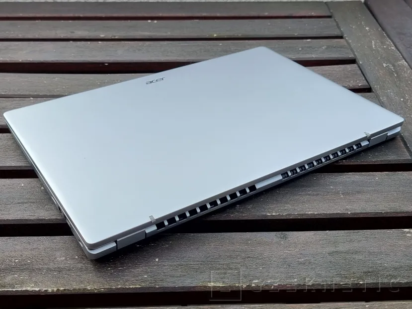 Geeknetic ACER Swift GO 14 OLED Review 3