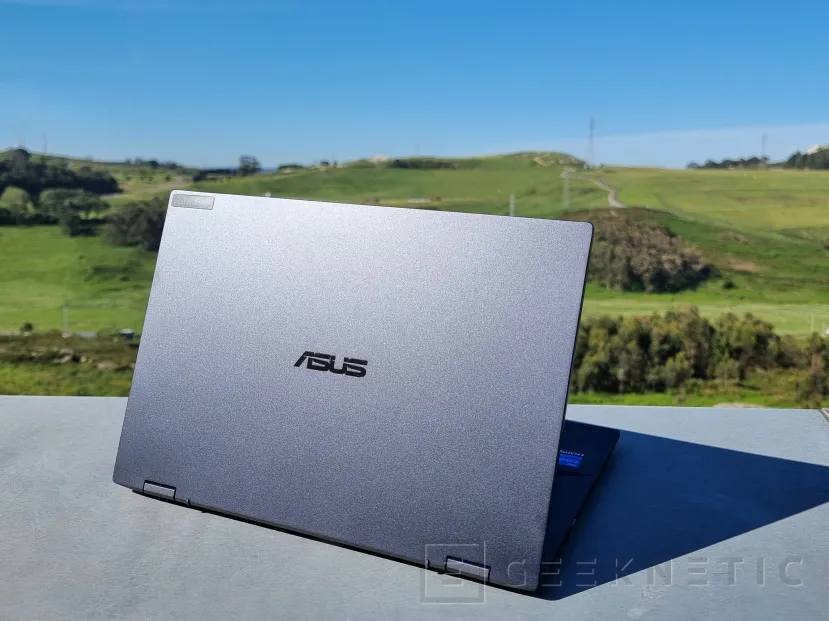 Geeknetic ASUS ExpertBook B5 Flip B5402FVA Review 3