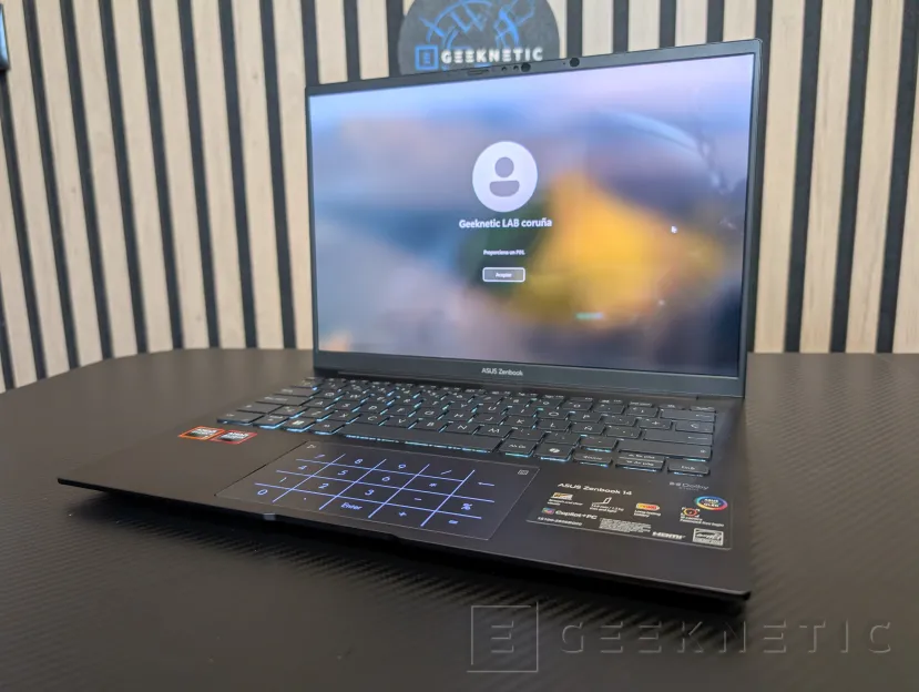 Geeknetic ASUS Zenbook 14 OLED UM3406KA Review con AMD Ryzen AI 7 350 34