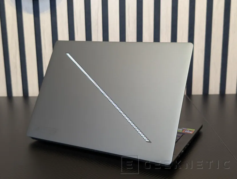 Geeknetic ASUS ROG Zephyrus G14 (2025) GA403 Review 3