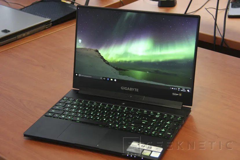 Geeknetic Gigabyte Aero 15 3