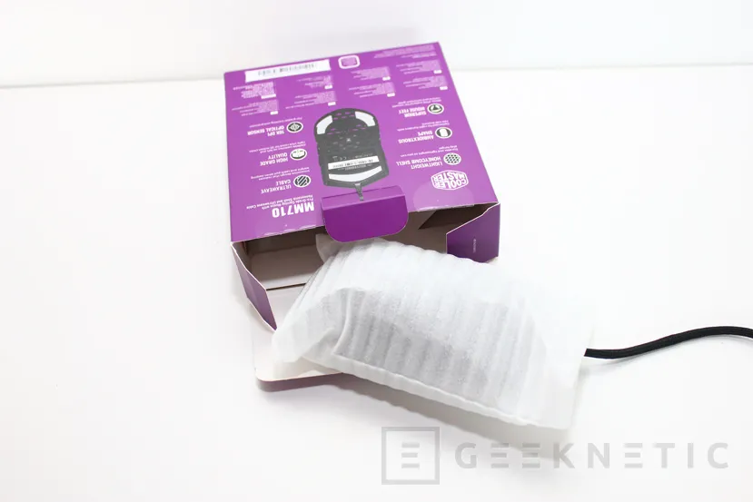 Geeknetic Review Ratón Cooler Master MM710 3