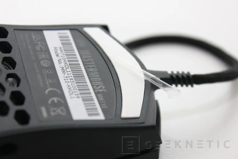 Geeknetic Review Ratón Cooler Master MM710 14