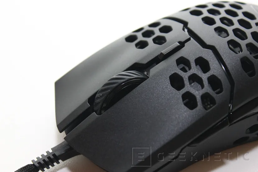 Geeknetic Review Ratón Cooler Master MM710 18