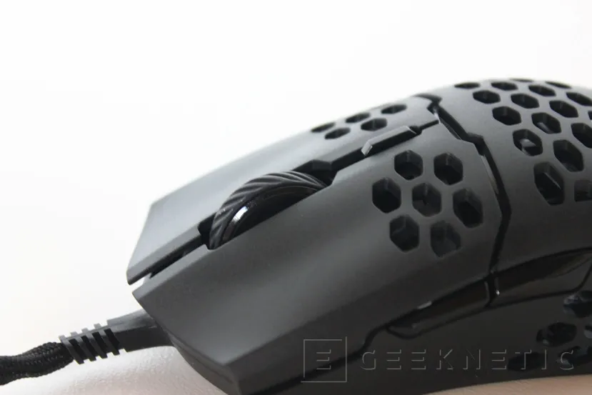 Geeknetic Review Ratón Cooler Master MM710 11
