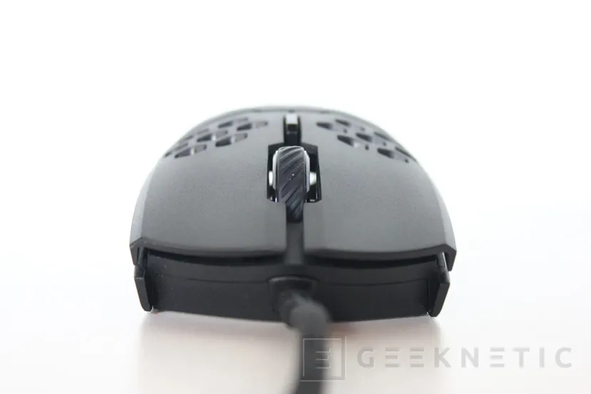 Geeknetic Review Ratón Cooler Master MM710 12