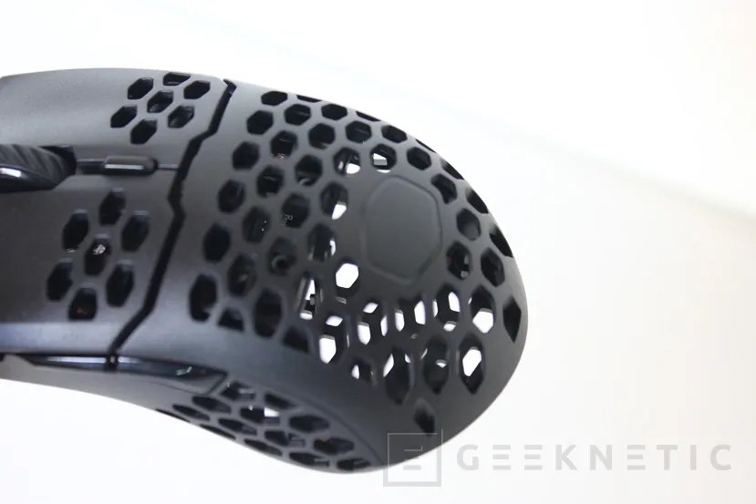 Geeknetic Review Ratón Cooler Master MM710 8