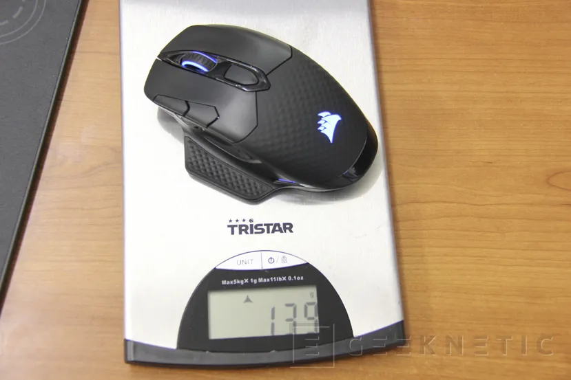 Geeknetic Corsair Dark Core RGB SE y MM1000 13