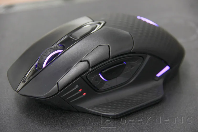Geeknetic Corsair Dark Core RGB SE y MM1000 1