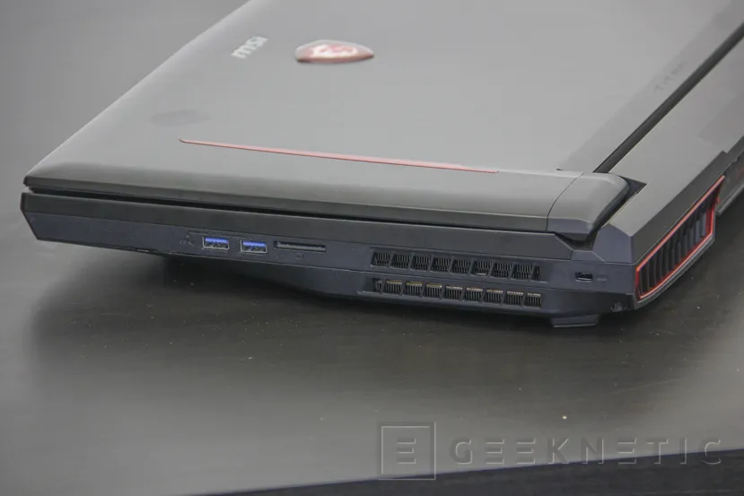 Geeknetic MSI GT75VR Titan Pro 4