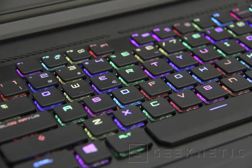 Geeknetic MSI GT75VR Titan Pro 15